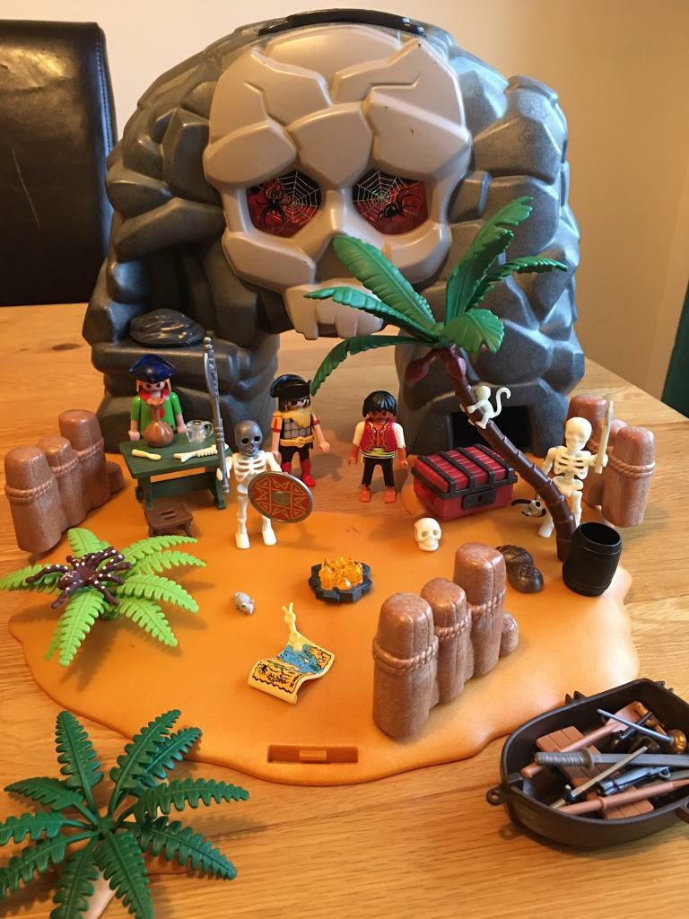 playmobil skull island